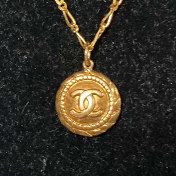 CHANEL NECKLACE 16” - Picture 5 of 6